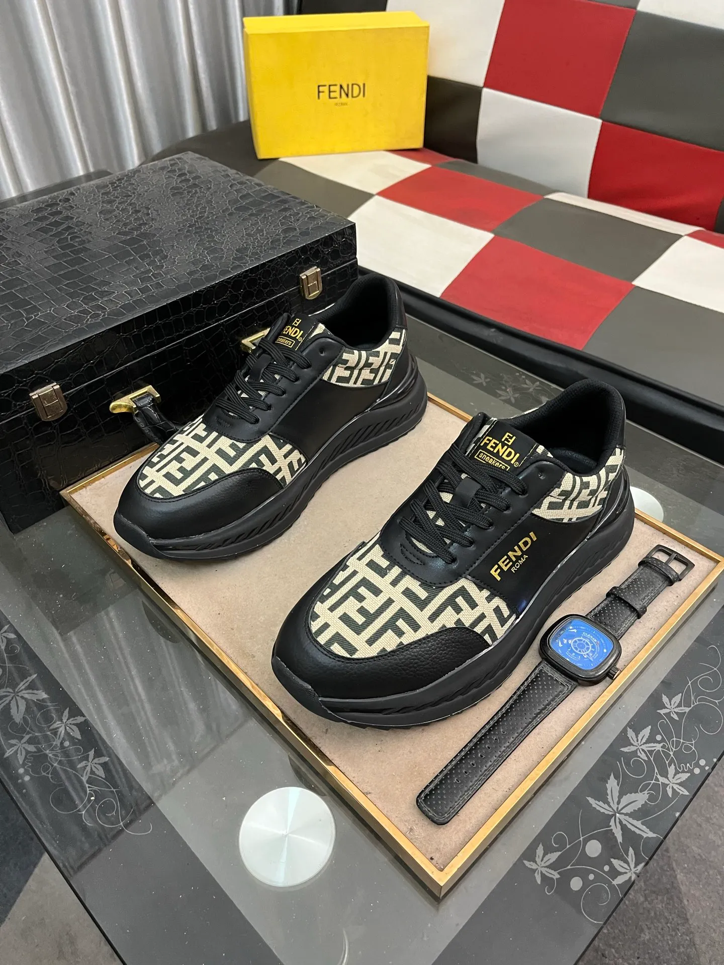 Men's Men's Shoes💰458⌚️⌚️[Fendi] Fendi's latest casual shoes for men! Available at counters simultaneously! Made entirely of imported top-grain calfskin, the interior is made of top-grain water-dyed cowhide, and the original factory-supplied rubber outsole. Leading new fashion concepts. Matching code: 38-444️⃣Colors available